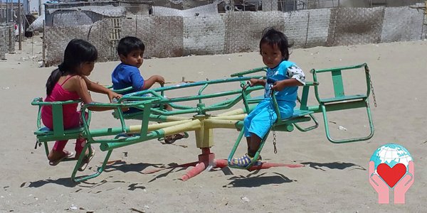 Escuela Total a Chimbote in Perù