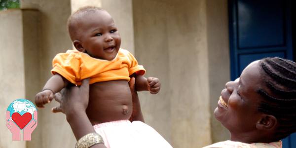 bambino africano con la mamma