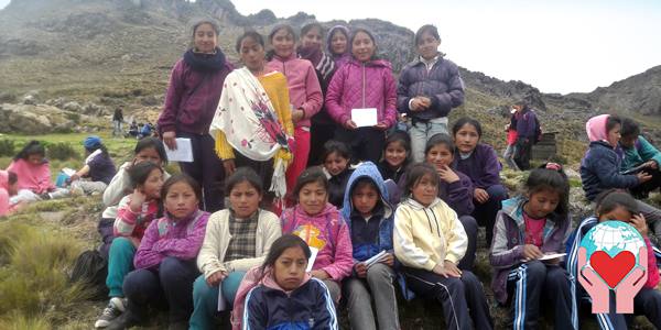 bambine povere dell'Ecuador