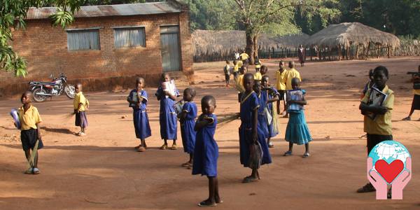 Aiuto poveri bambine povere in Guinea Bissau