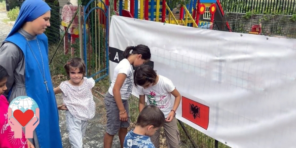 bambini poveri Albania
