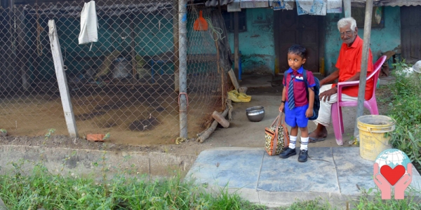 bambino povero India