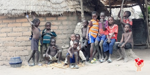 Bambini poveri in Camerun